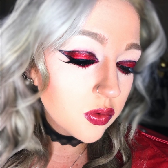 Meet your seller/buyer!!💗🎀 - Picture 6 of 8